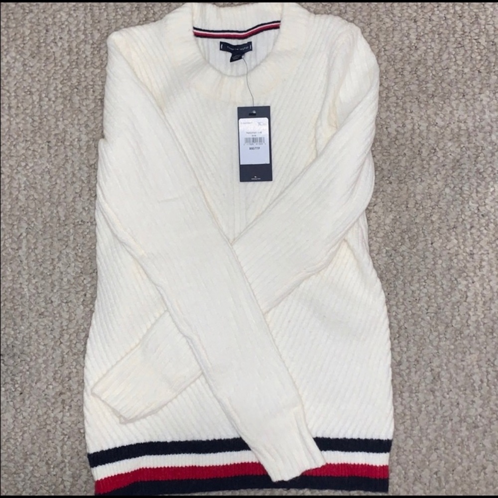 NEW Tommy Hilfiger crewneck